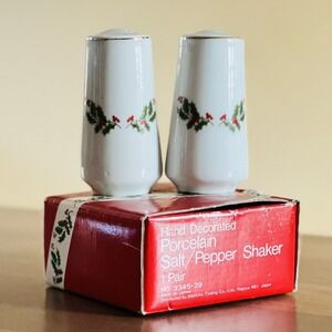 Vintage Gold Rim Holly & Berry Ceramic Salt & Pepper Shakers Holiday Party W Box